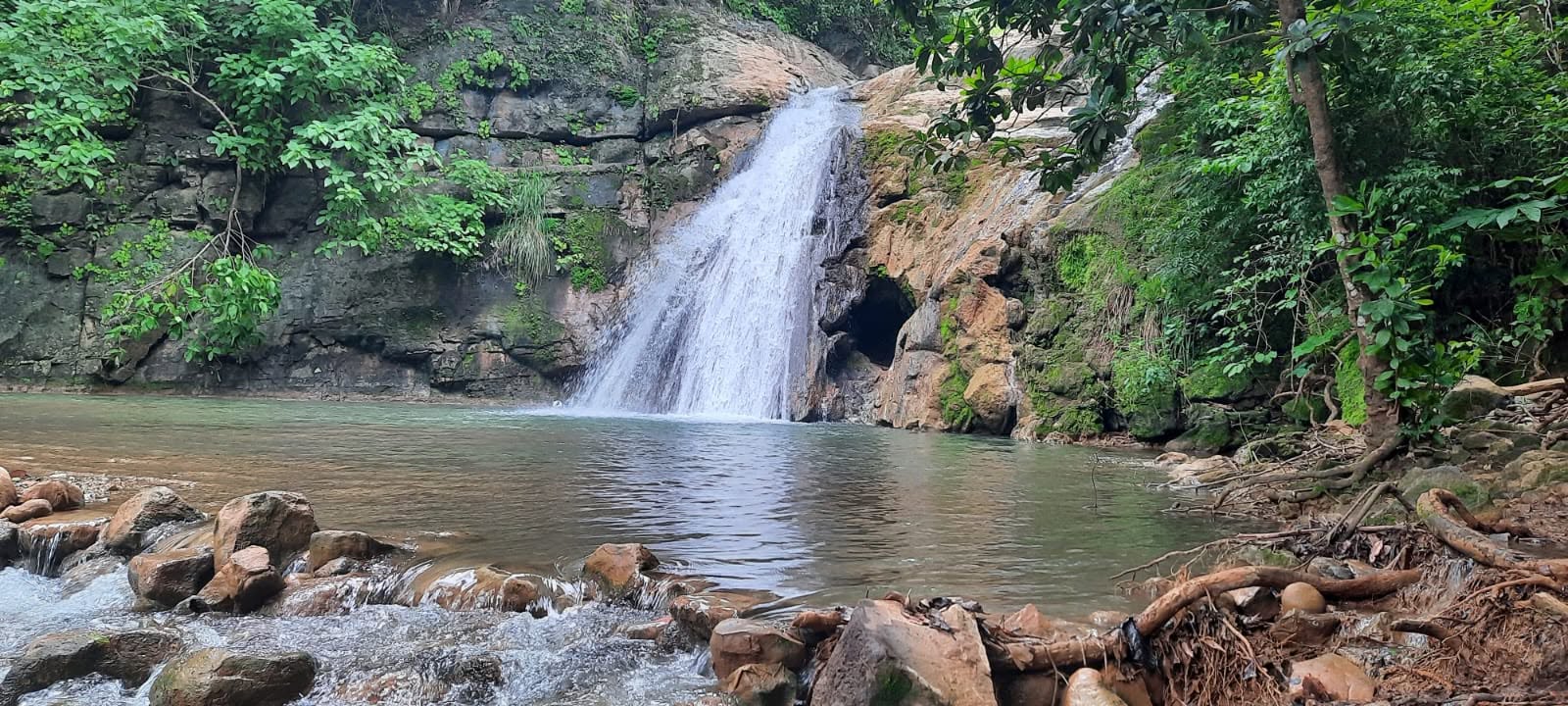 Finca de 110 Hectáreas con Cataratas y Vistas al Golfo de Nicoya - imagen 4